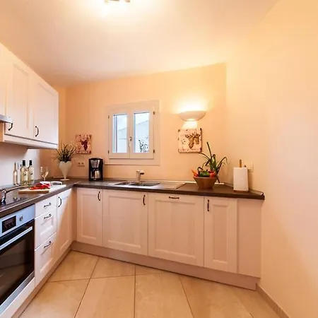 Apartment Luxuswohnung Sylt Mit Pool, Kamin, Wlan, Whirlwanne Un Klimaanlage