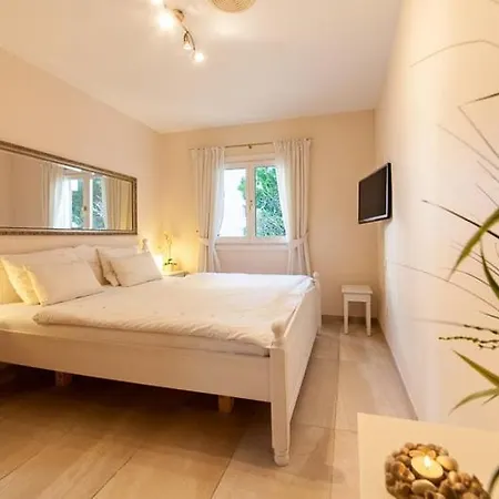 Luxuswohnung Sylt Mit Pool, Kamin, Wlan, Whirlwanne Un Klimaanlage شقة *